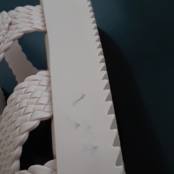 MELISSA + SALINAS...SCENTED SANDALS.. - Picture 7 of 8